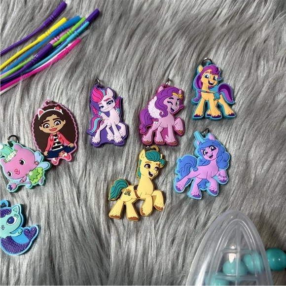 Kids Girls Gabbys Dollhouse My Little Pony Bead Necklace Making Kit - Picture 5 of 6